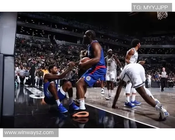 篮网与快船激战回放精彩瞬间解析及赛后点评 篮网与快船激战回放精彩瞬间解析及赛后点评