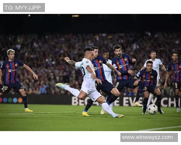 尤文图斯与巴萨激战在即球迷期待巅峰对决的精彩瞬间 尤文图斯与巴萨激战在即球迷期待巅峰对决的精彩瞬间