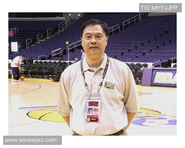 篮球明星壮汉的传奇人生与赛场背后的奋斗故事